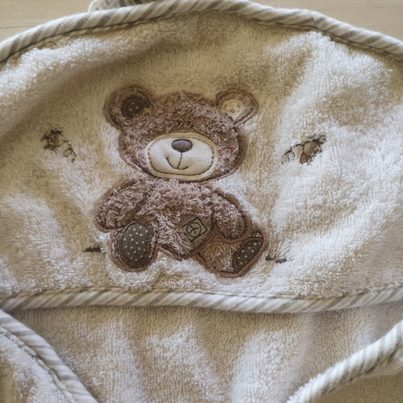 Newborn to 3 Months Baby Towel - Picture 2 of 7